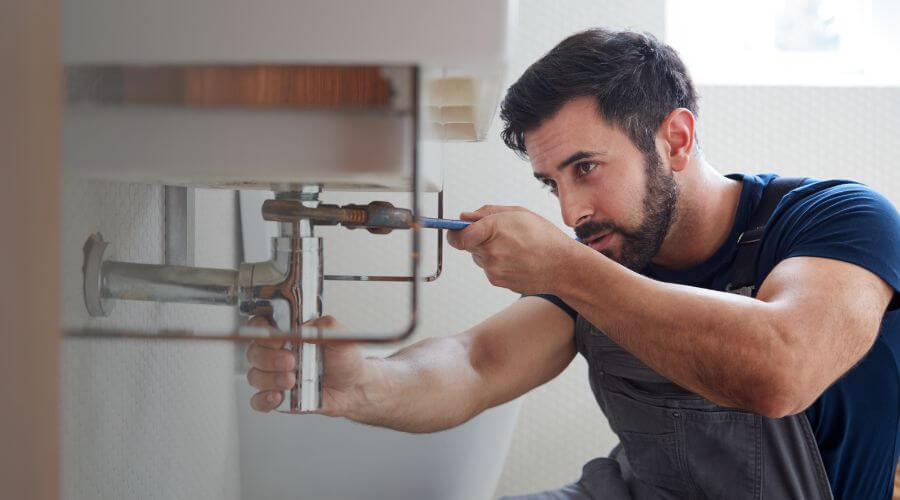 Expert burst pipe repair services in Iraan, TX